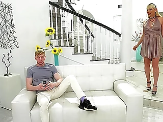 Shemale's Irresistible Cam Shag ~ Horny Man's Ultimate Fantasy